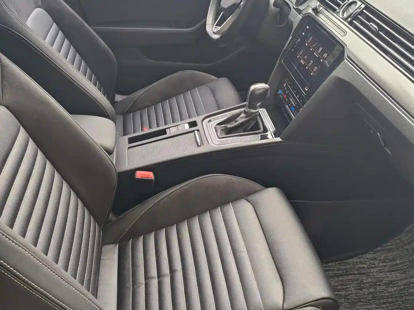 2020 Volkswagen Passat 330TSI DSG Leading Edition — миниатюра 11