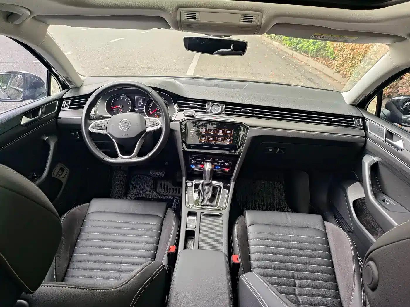 2020 Volkswagen Passat 330TSI DSG Leading Edition — миниатюра 17
