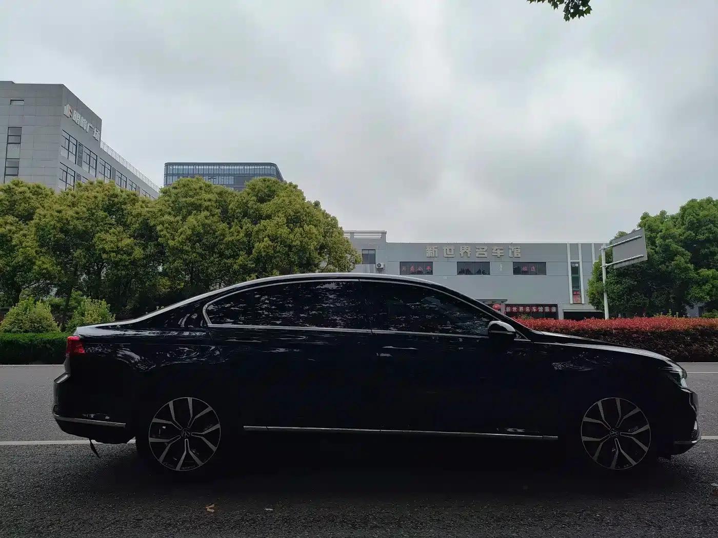 2020 Volkswagen Passat 330TSI DSG Leading Edition — миниатюра 7