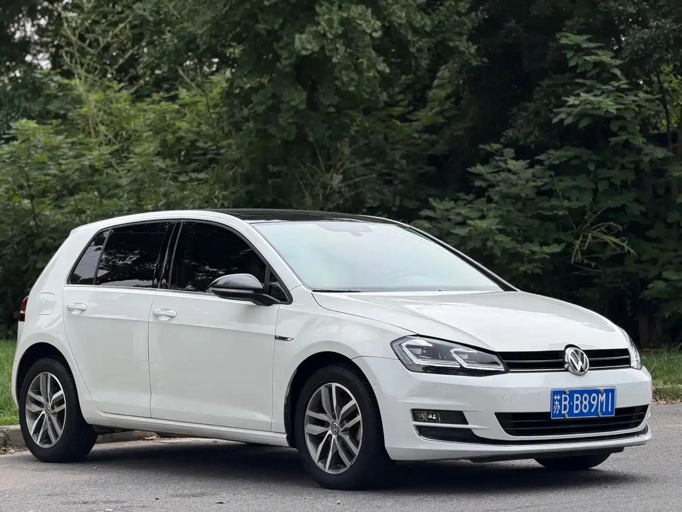 2017 Golf 230TSI Automatic Luxury Millionth Edition — миниатюра 3