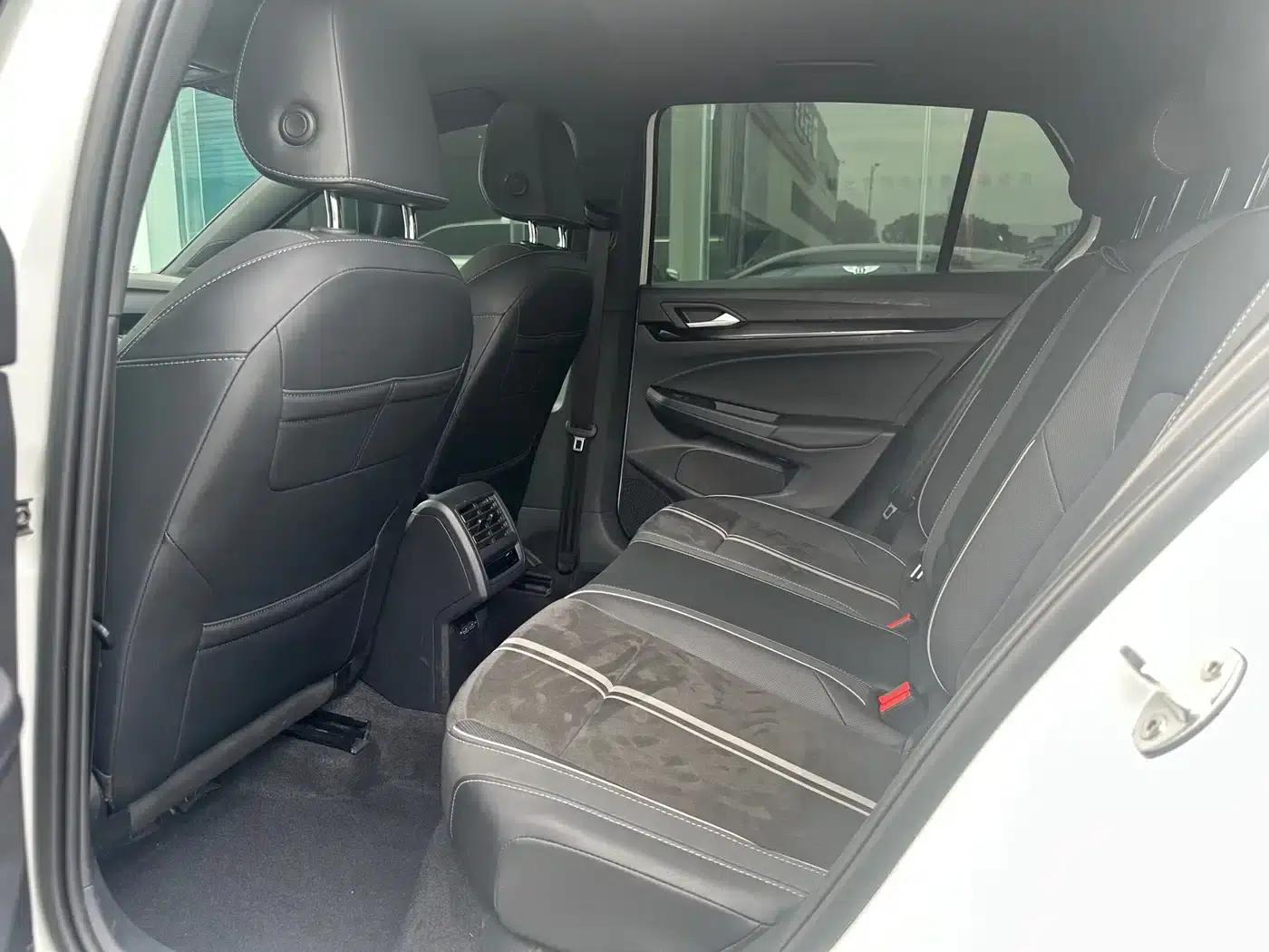2021 Golf 280TSI DSG R-Line — миниатюра 6