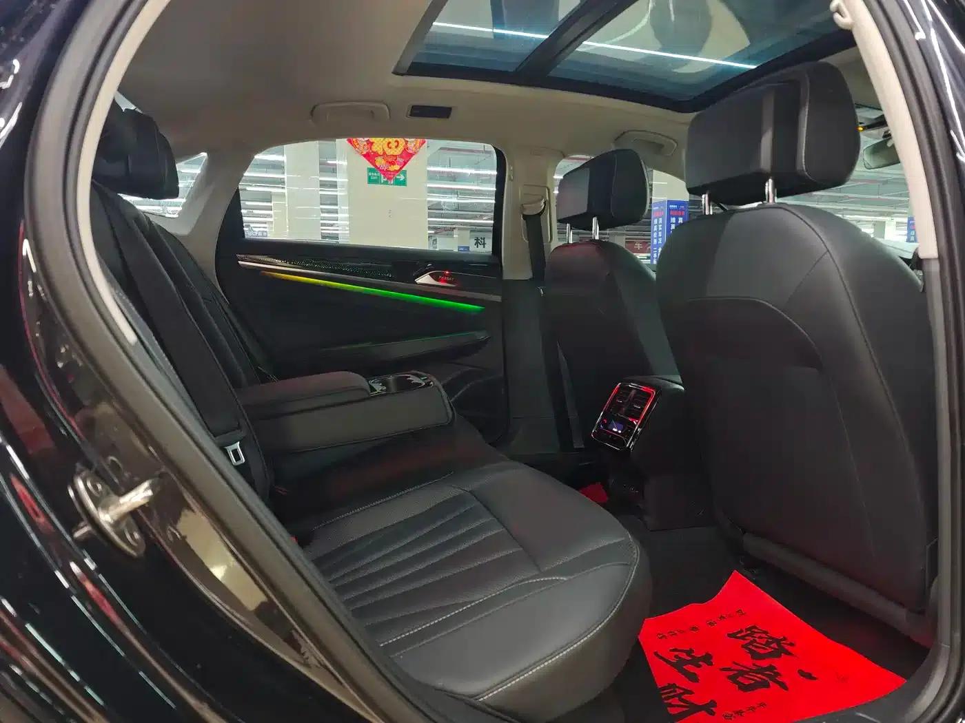 2025 Volkswagen Passat Outstanding Edition 380TSI Starry Sky Dragon Edition — миниатюра 13