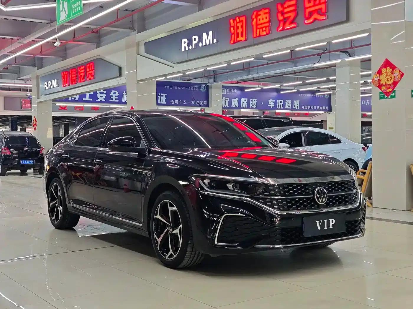 2025 Volkswagen Passat Outstanding Edition 380TSI Starry Sky Dragon Edition — миниатюра 3