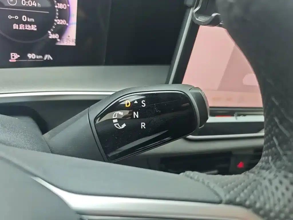 Tayron 2025 Tayron L 330TSI 2WD Elite City Package — миниатюра 14