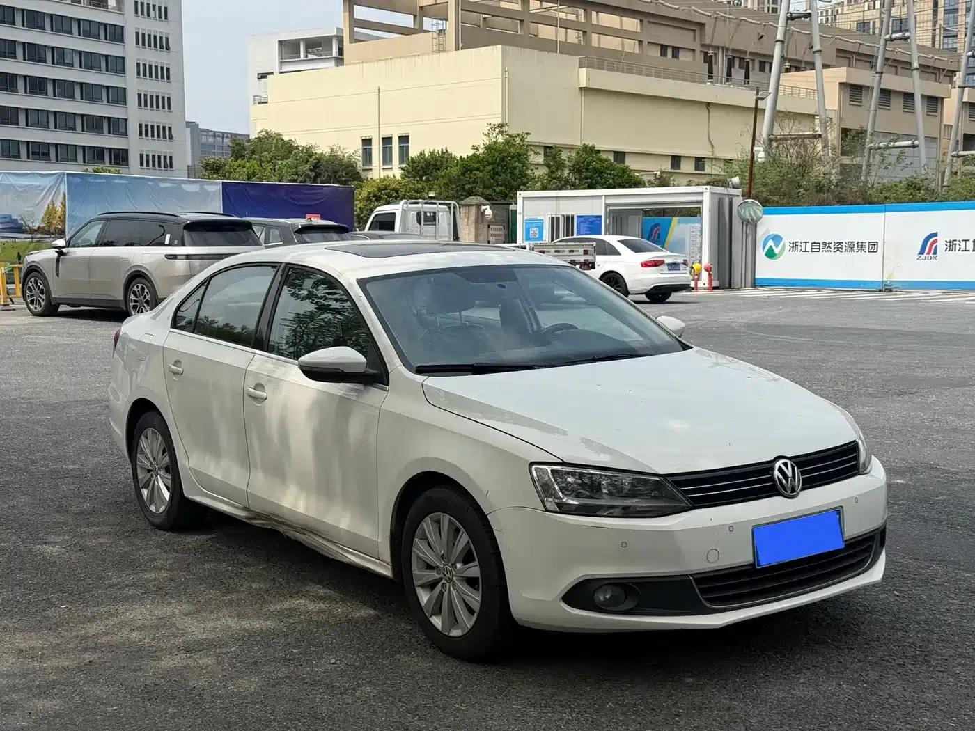 2014 Volkswagen Sagitar Facelift 1.4TSI Automatic Luxury — миниатюра 3