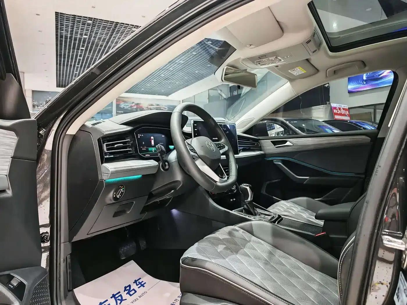 2025 Volkswagen Sagitar 300TSI DSG Super Edition — миниатюра 3
