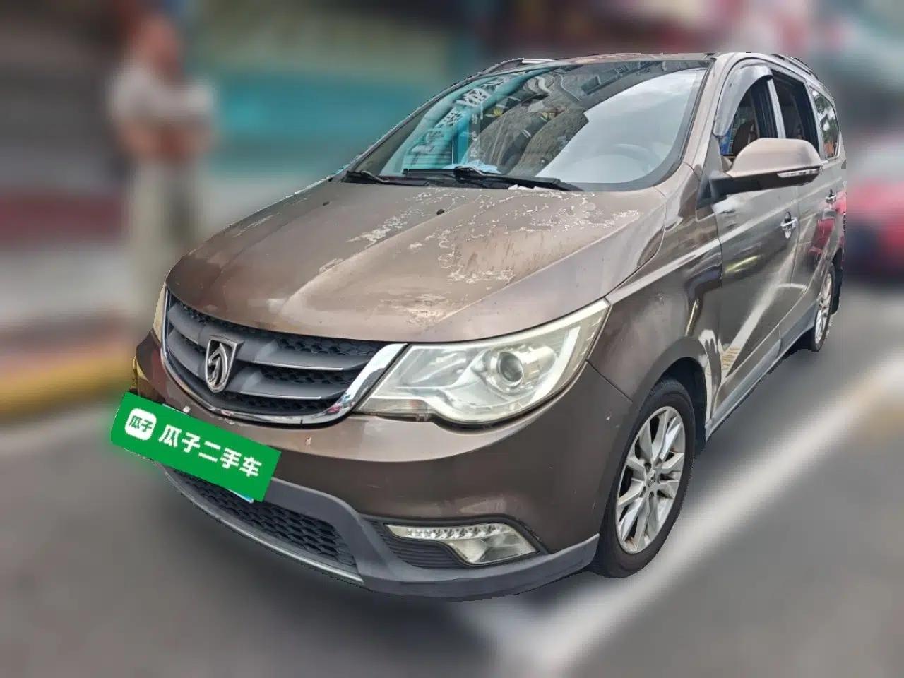 Baojun 730 2014 1.5L manual Comfort version 7 seats — миниатюра 1
