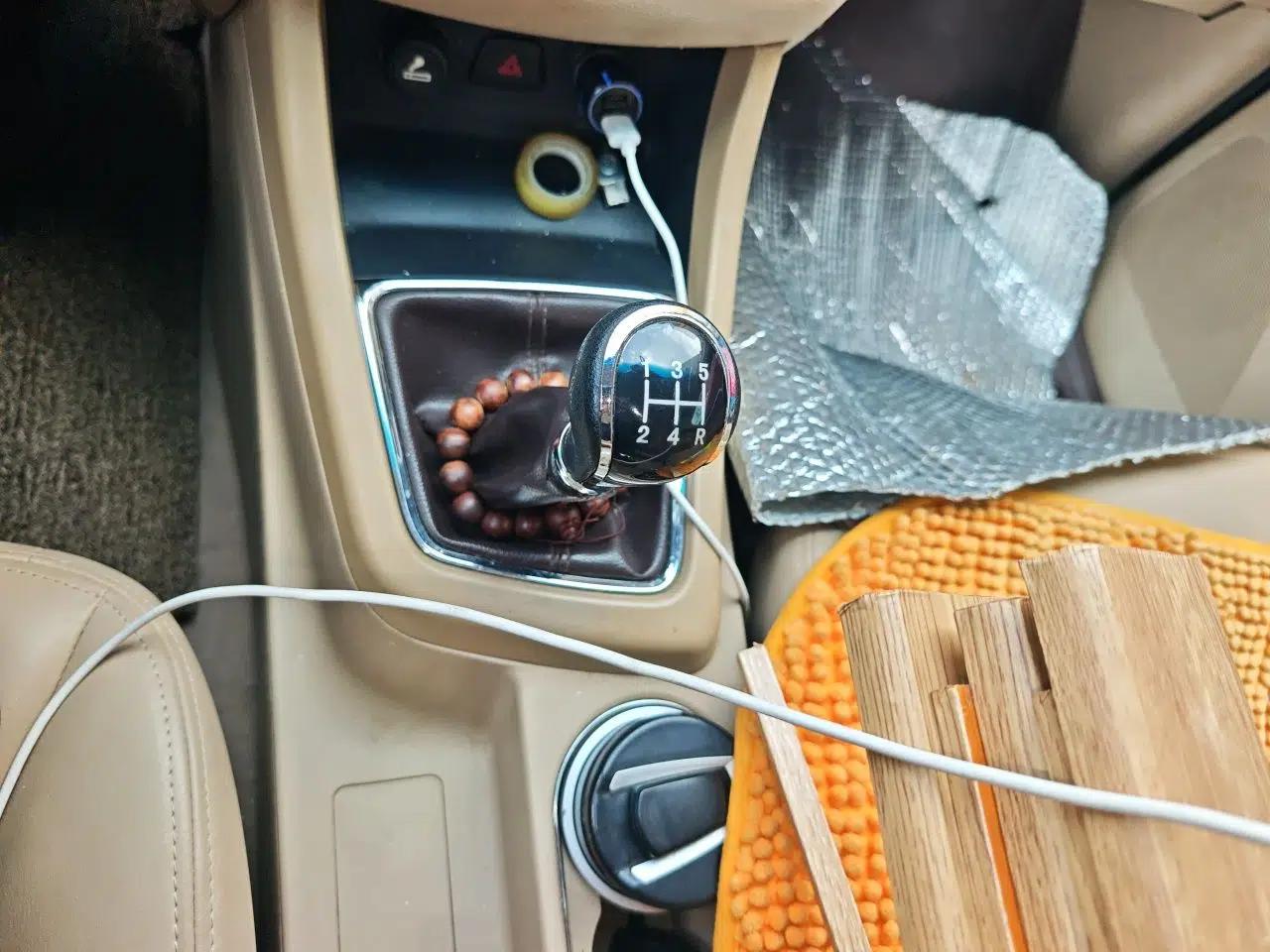 Baojun 730 2014 1.5L manual Comfort version 7 seats — миниатюра 14