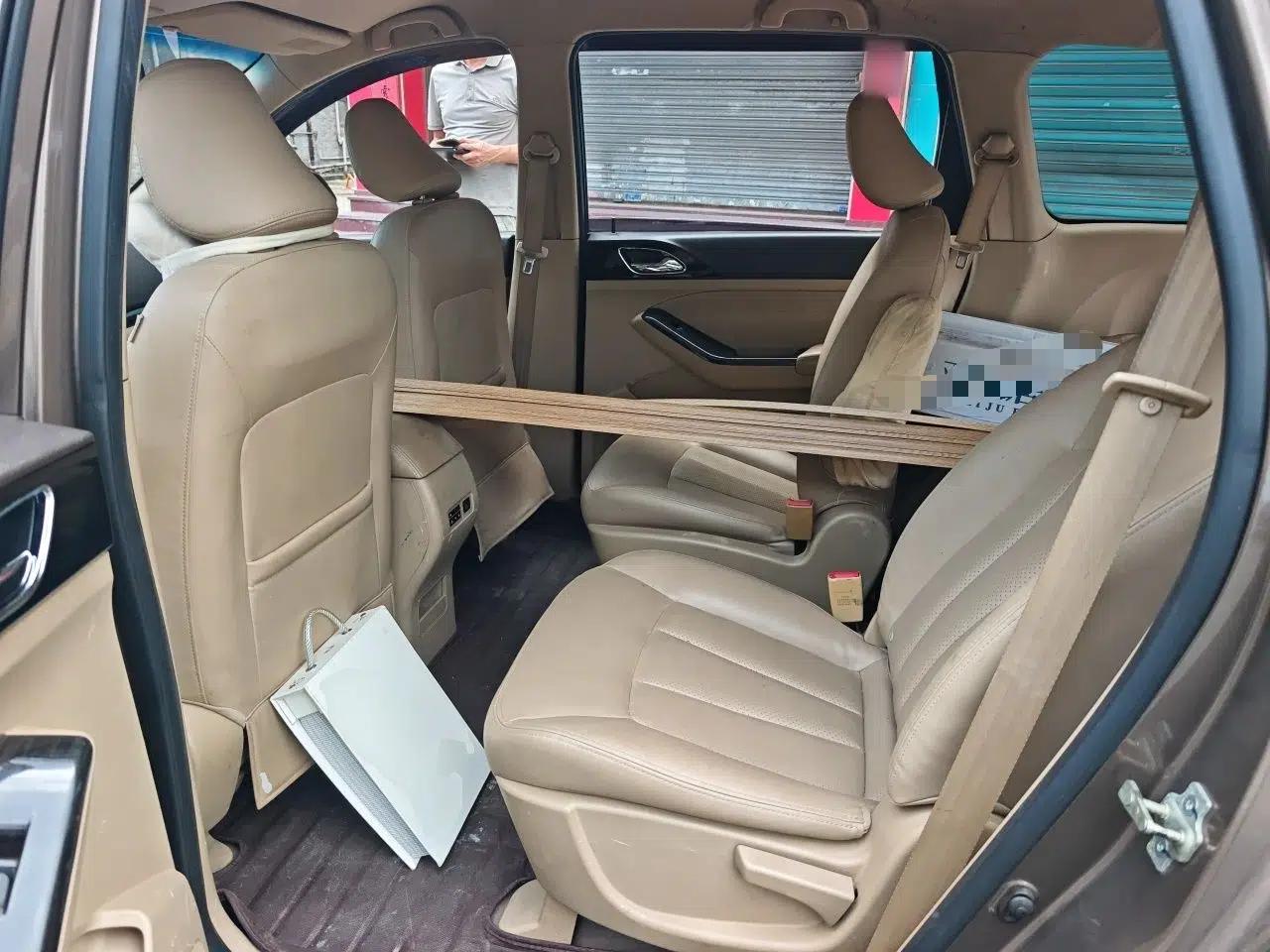 Baojun 730 2014 1.5L manual Comfort version 7 seats — миниатюра 17