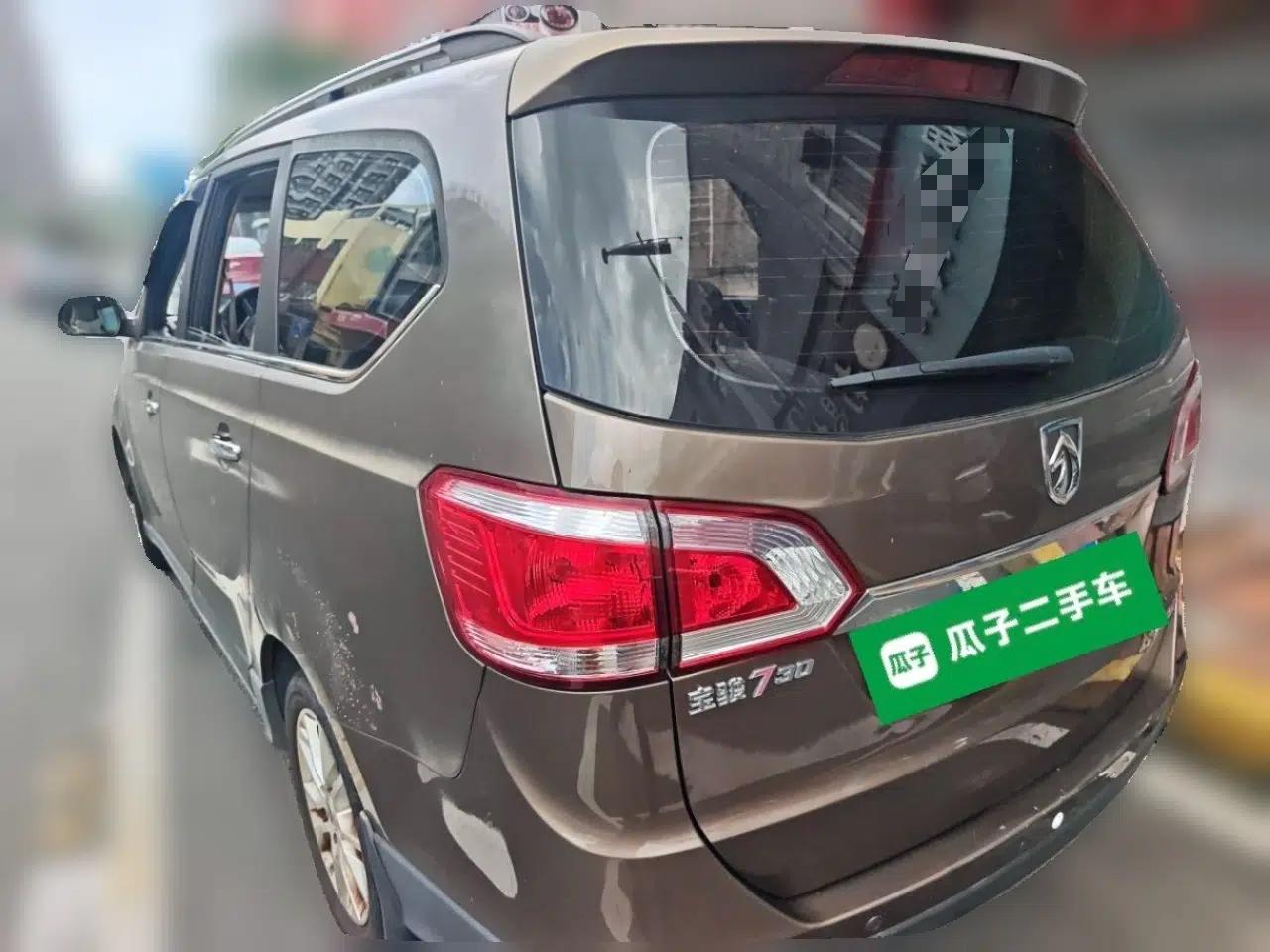 Baojun 730 2014 1.5L manual Comfort version 7 seats — миниатюра 4