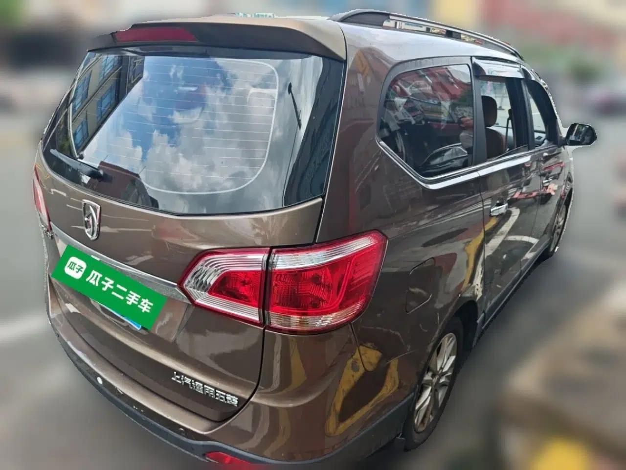 Baojun 730 2014 1.5L manual Comfort version 7 seats — миниатюра 6