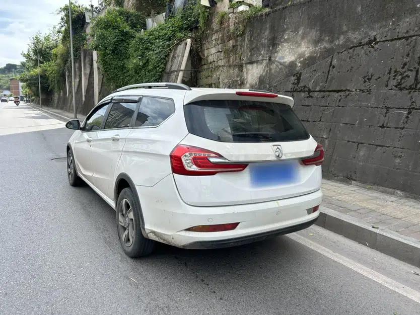 Baojun 310W 2018 1.5L Automatic Luxury Version China V — миниатюра 4