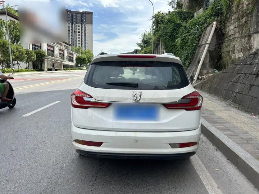 Baojun 310W 2018 1.5L Automatic Luxury Version China V — миниатюра 5