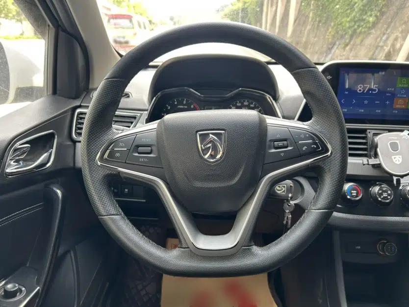 Baojun 310W 2018 1.5L Automatic Luxury Version China V — миниатюра 10