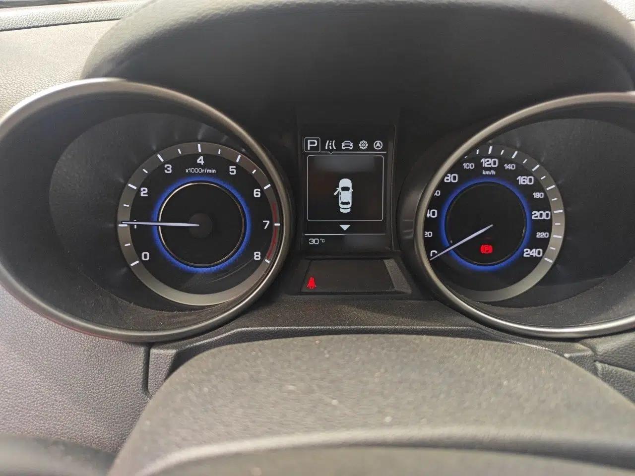 CHANGAN CS35 2017 1.6L Automatic Luxury Model — миниатюра 10
