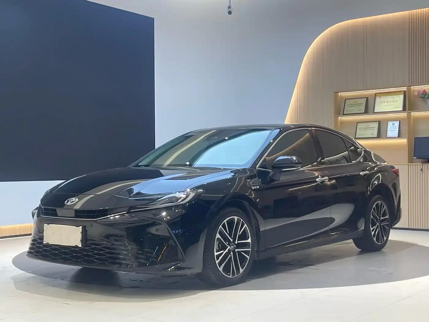 2024 Camry Hybrid 2.0HG Premium Edition — миниатюра 1