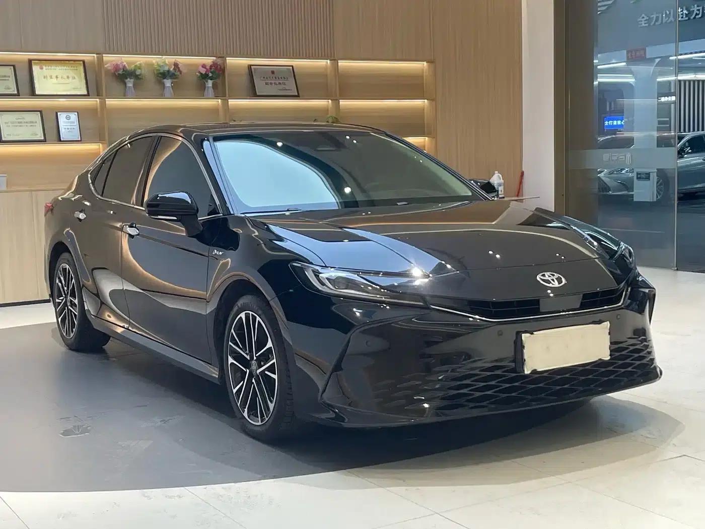 2024 Camry Hybrid 2.0HG Premium Edition — миниатюра 3