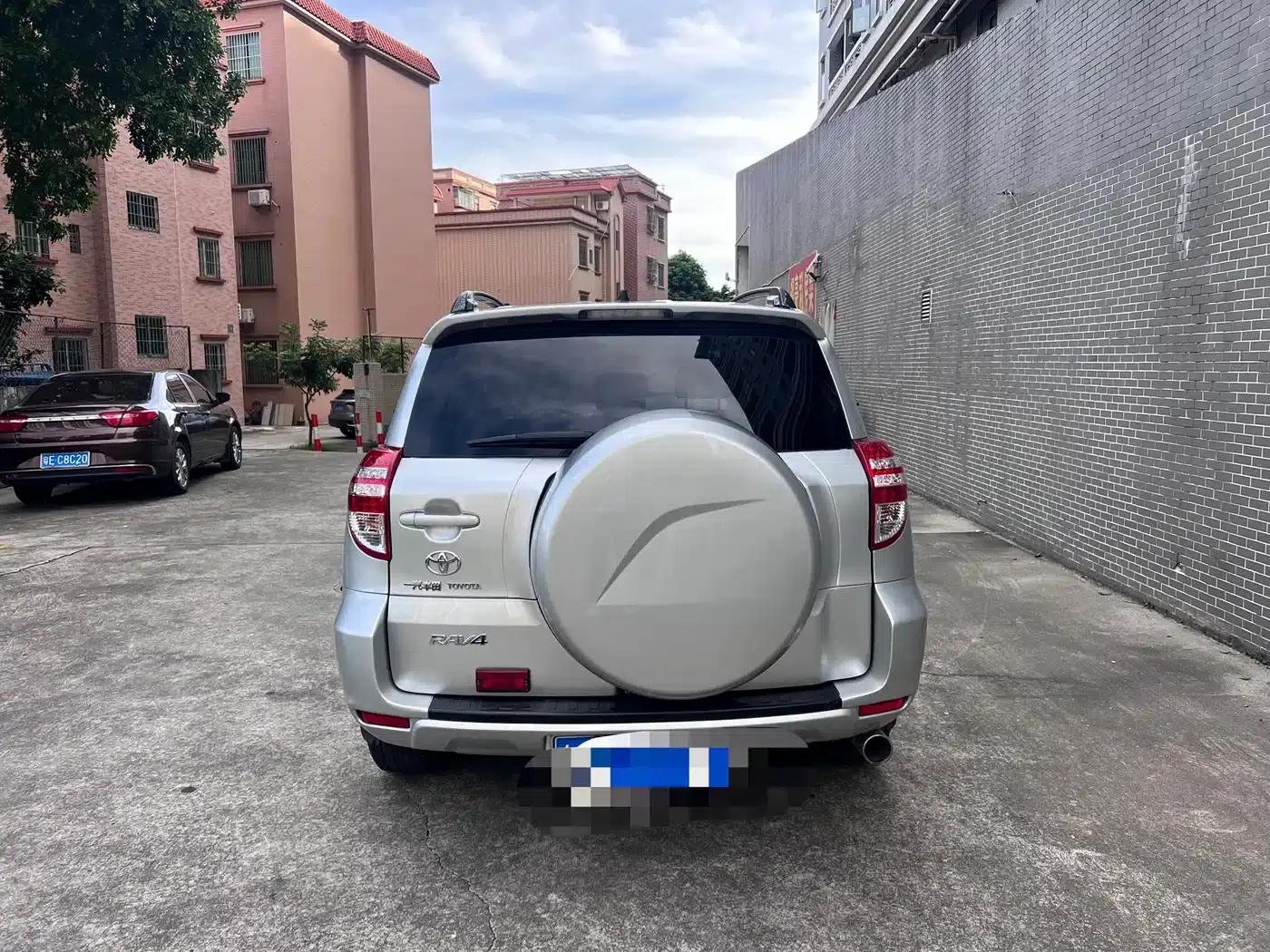 2011 RAV4 2.0L Automatic Classic Edition — миниатюра 7