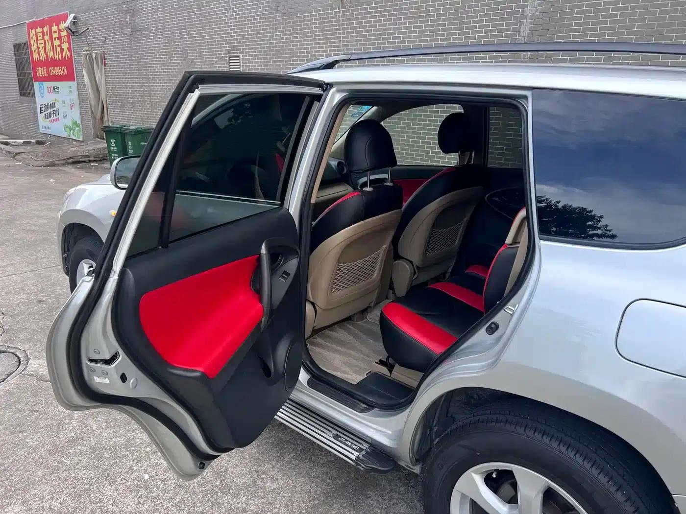 2011 RAV4 2.0L Automatic Classic Edition — миниатюра 10