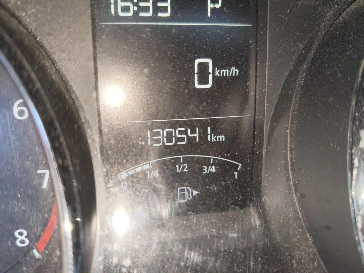 Volkswagen Lavida 2017 1.6L Automatic Comfort Edition — миниатюра 12