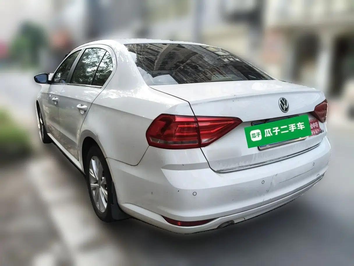 Volkswagen Lavida 2017 1.6L Automatic Comfort Edition — миниатюра 4