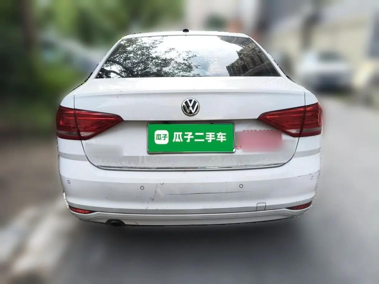 Volkswagen Lavida 2017 1.6L Automatic Comfort Edition — миниатюра 5