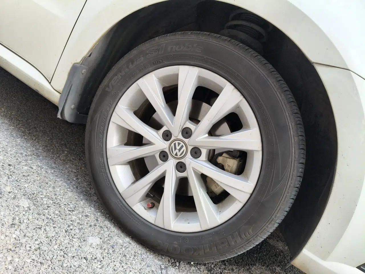 Volkswagen Lavida 2017 1.6L Automatic Comfort Edition — миниатюра 8