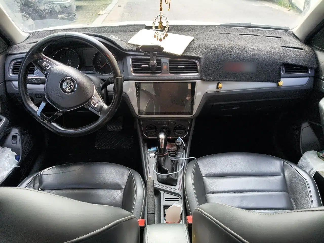 Volkswagen Lavida 2017 1.6L Automatic Comfort Edition — миниатюра 9
