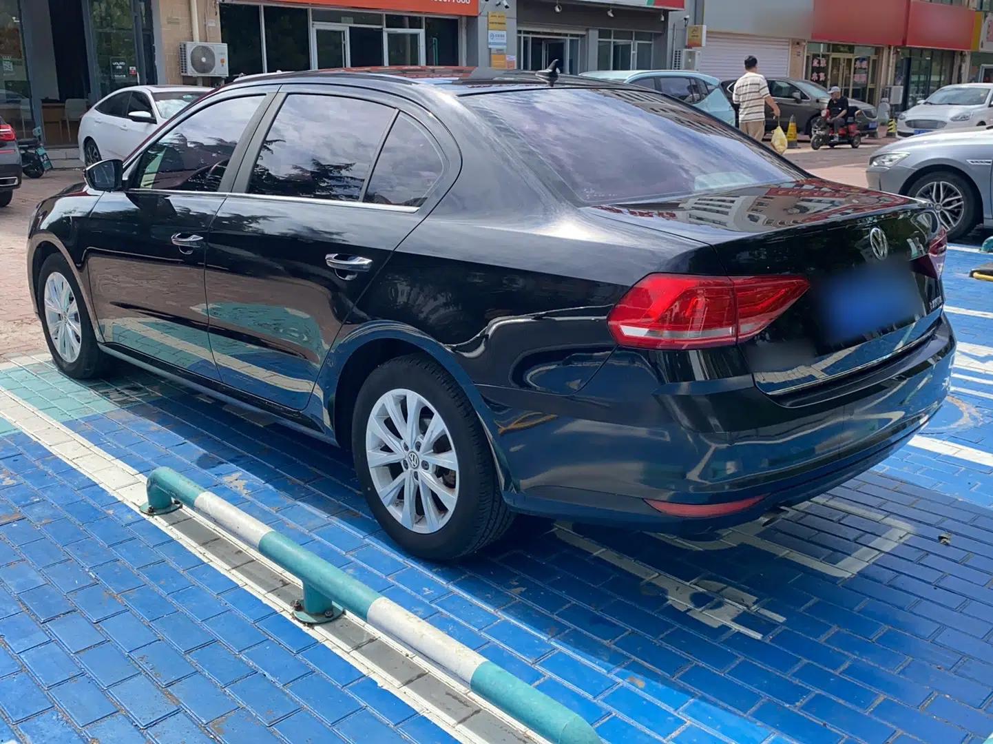 Volkswagen Lavida 2017 1.6L Automatic Comfort Edition — миниатюра 5