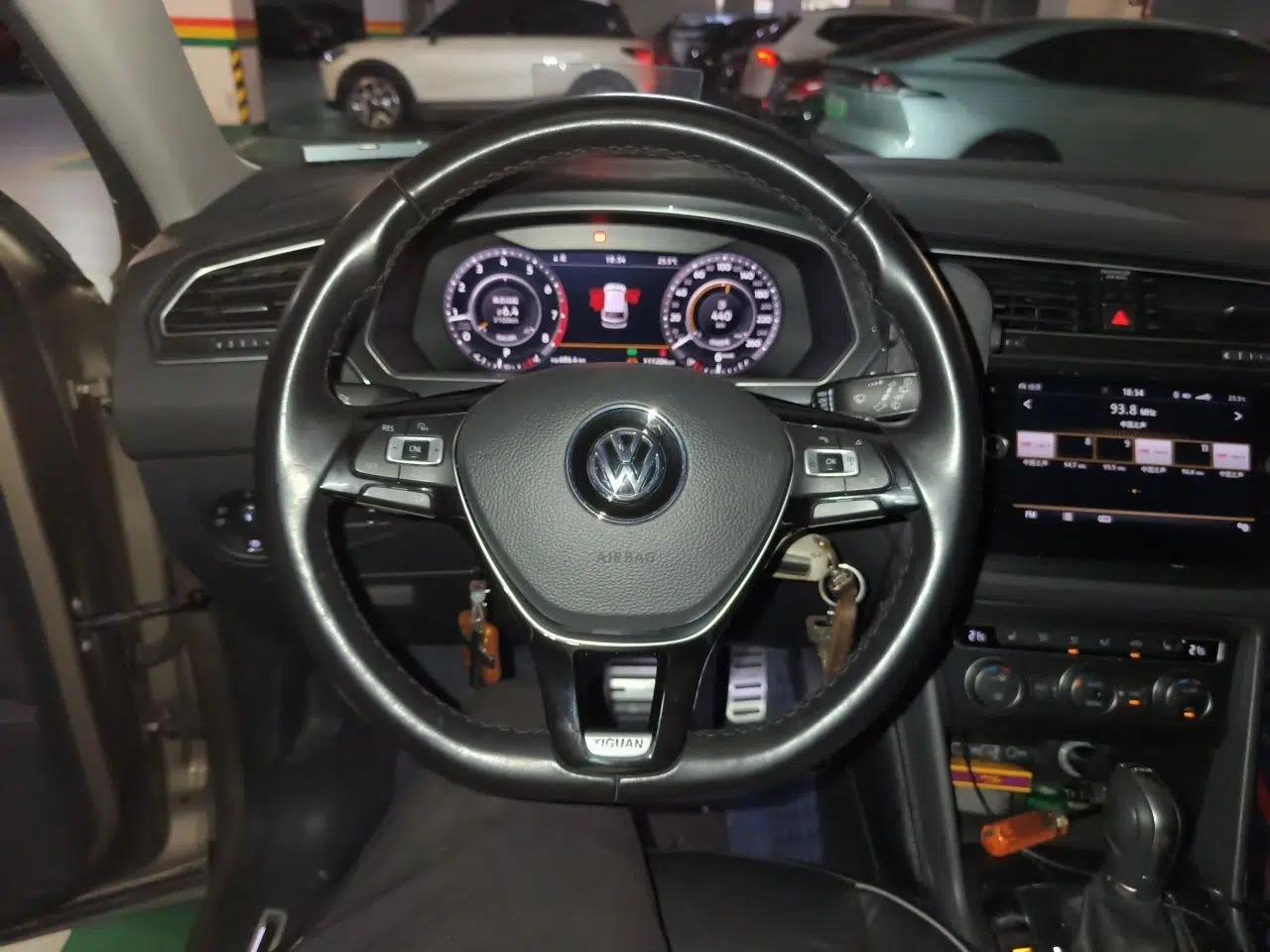 Volkswagen Tiguan 2018 330TSI All-Wheel-Drive Innovation Model — миниатюра 10