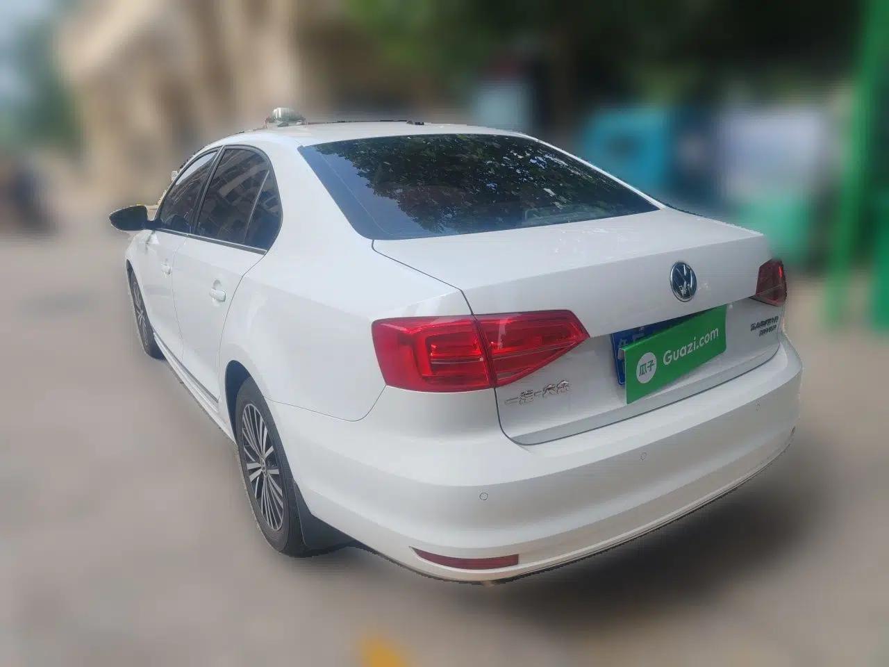 Volkswagen Sagitar 2015 280TSI Automatic Flagship Model — миниатюра 4