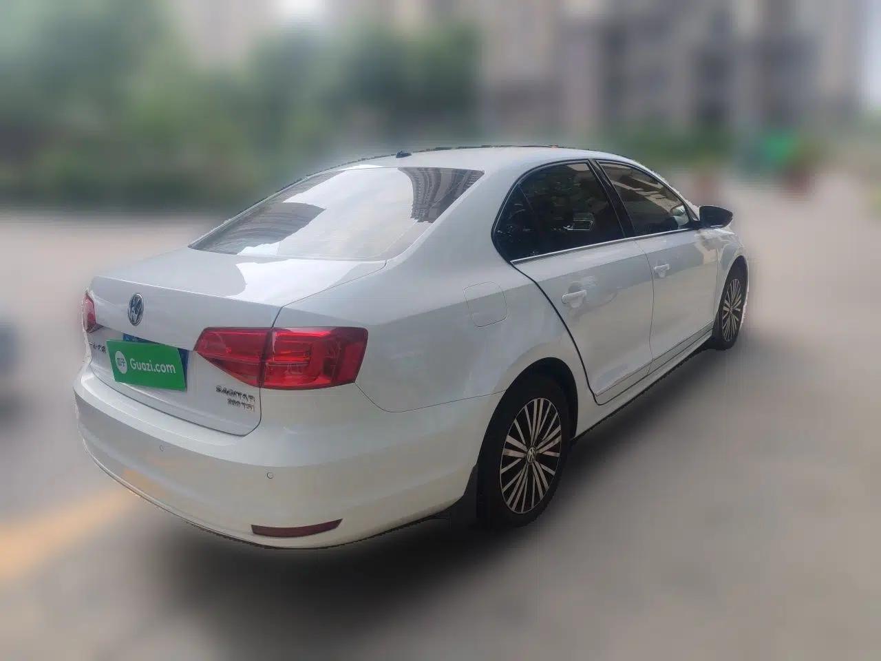 Volkswagen Sagitar 2015 280TSI Automatic Flagship Model — миниатюра 6