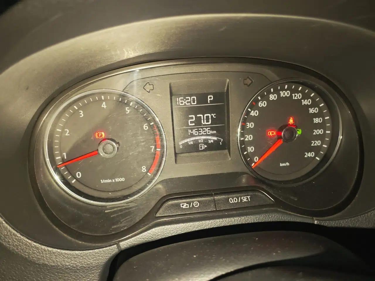 Volkswagen Polo 2014 1.6L Automatic Comfort Edition — миниатюра 11