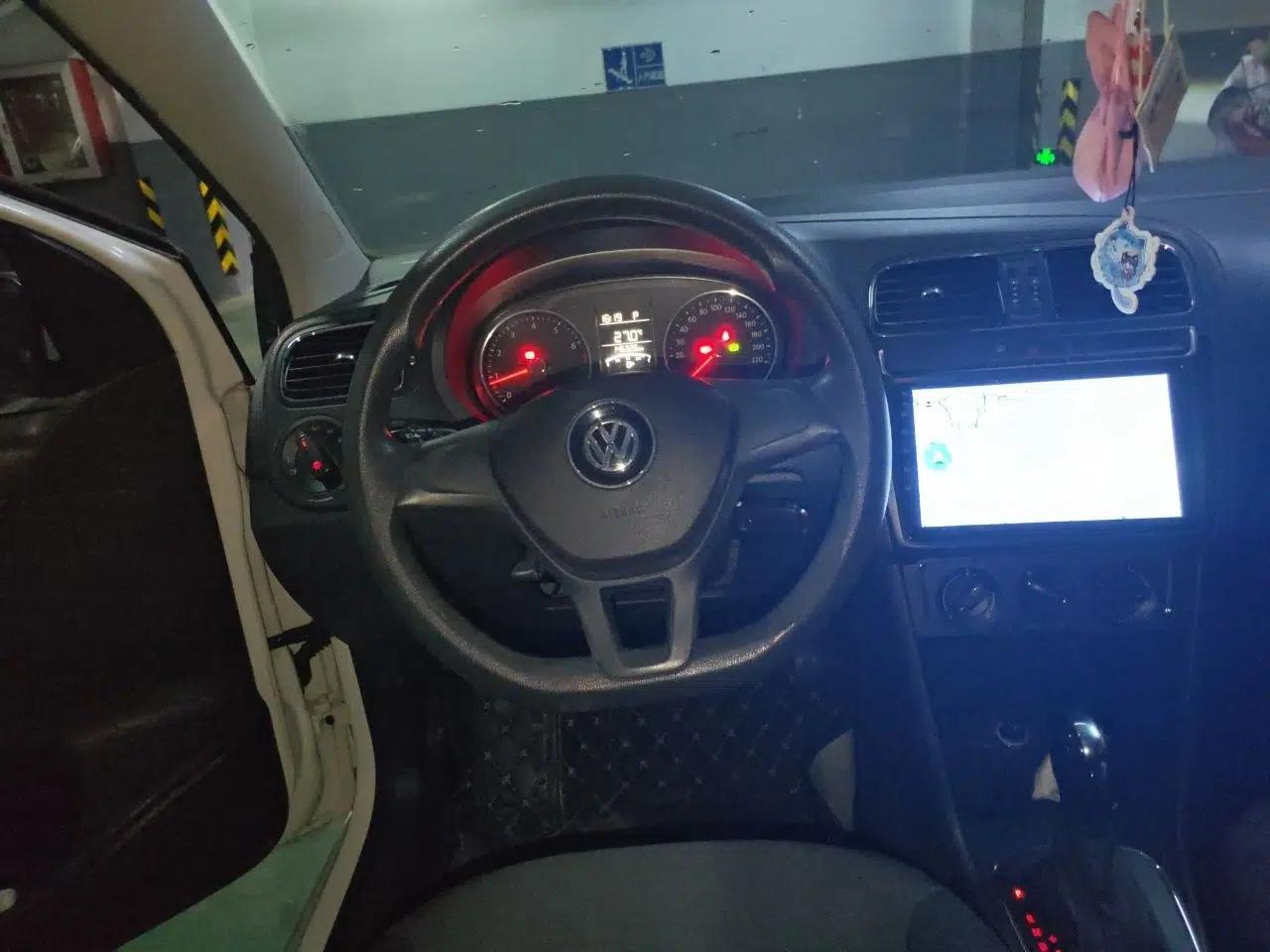 Volkswagen Polo 2014 1.6L Automatic Comfort Edition — миниатюра 10