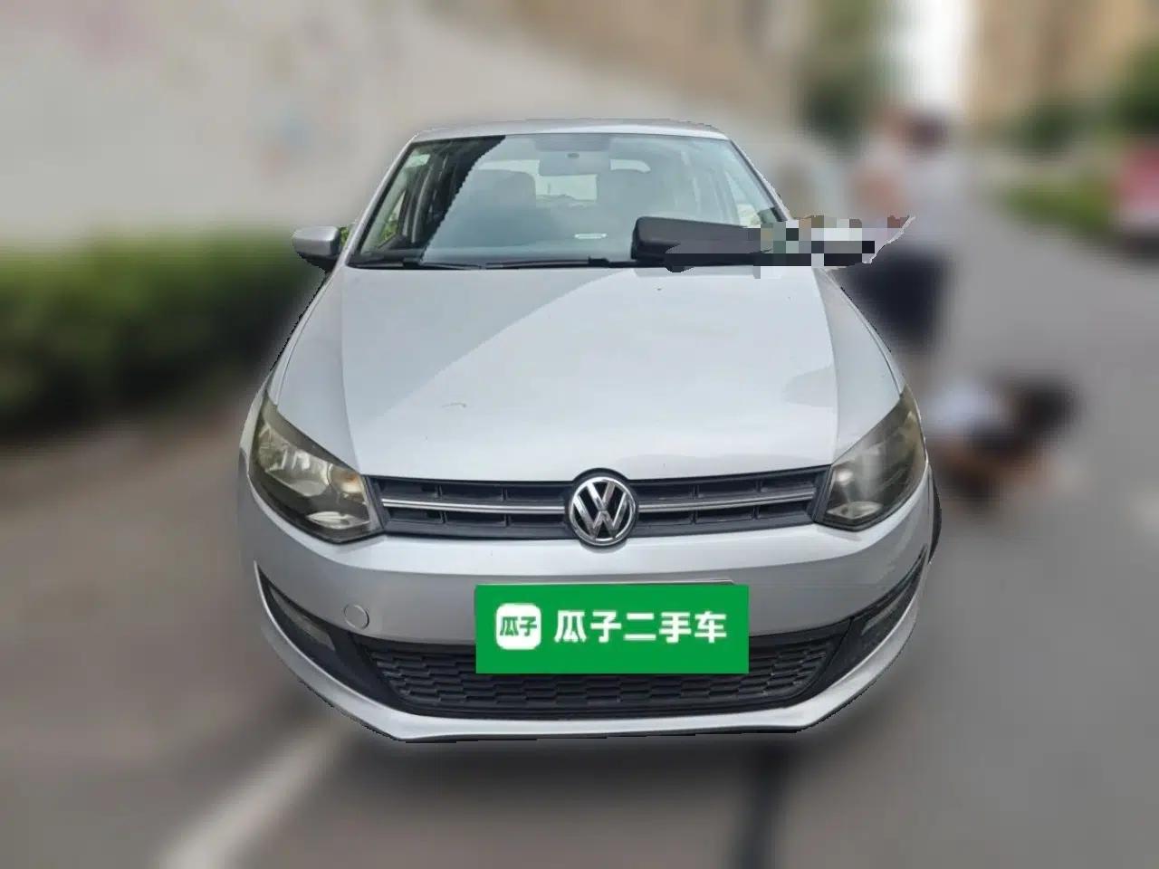 Volkswagen Polo 2011 1.4L Manual ZhiShang Edition — миниатюра 2