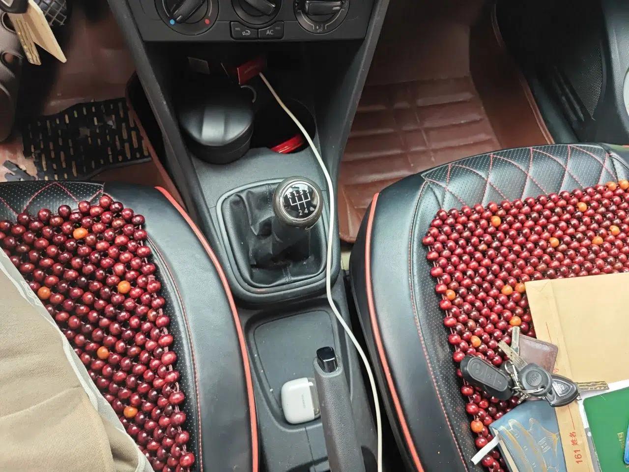 Volkswagen Polo 2011 1.4L Manual ZhiShang Edition — миниатюра 14