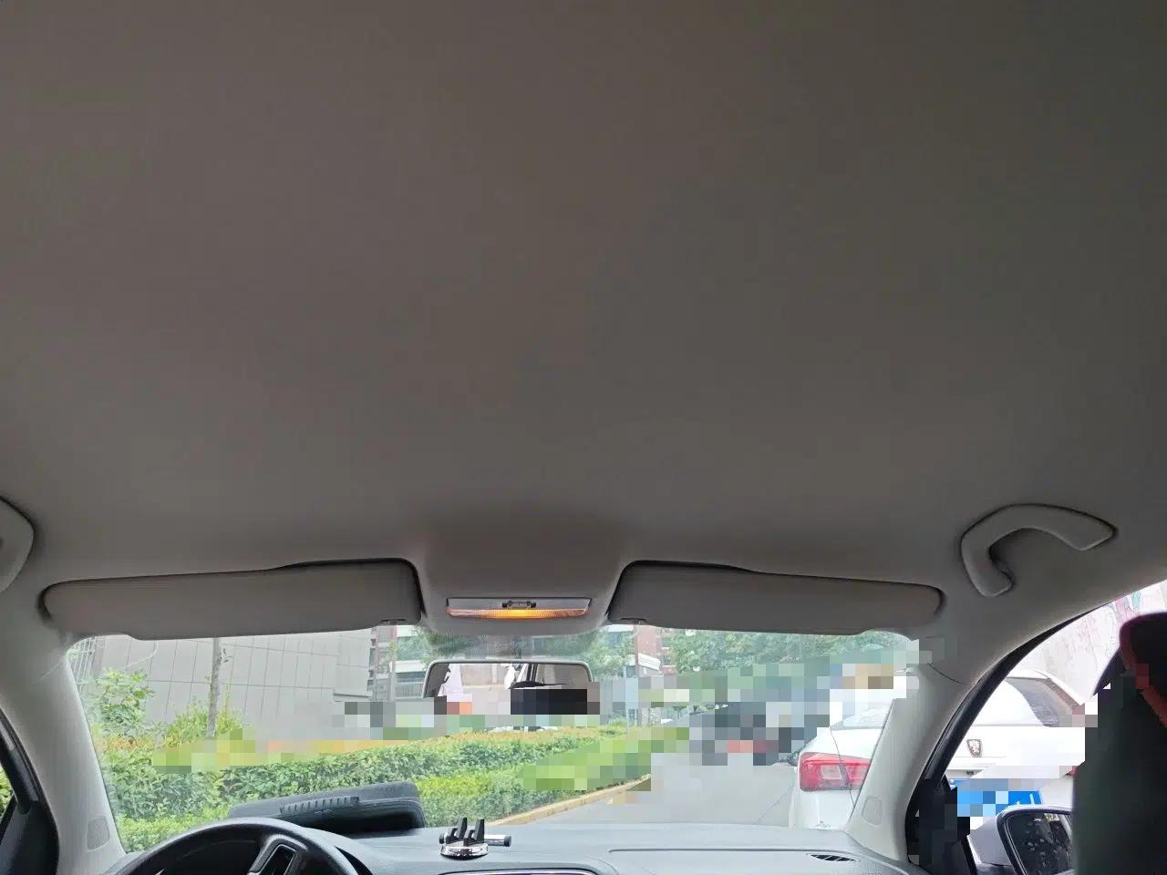 Volkswagen Polo 2011 1.4L Manual ZhiShang Edition — миниатюра 18