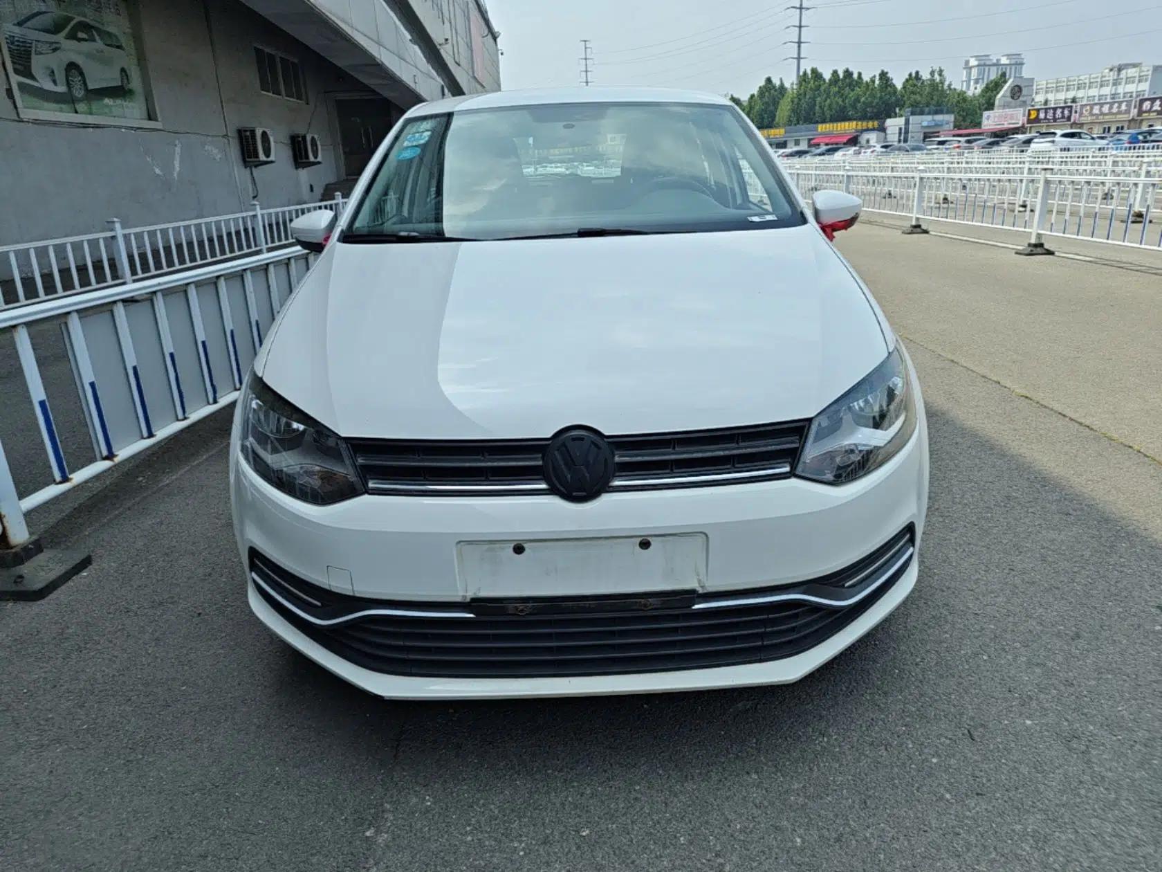 Volkswagen Polo 2016 1.4L Manual Fashion Model — миниатюра 2