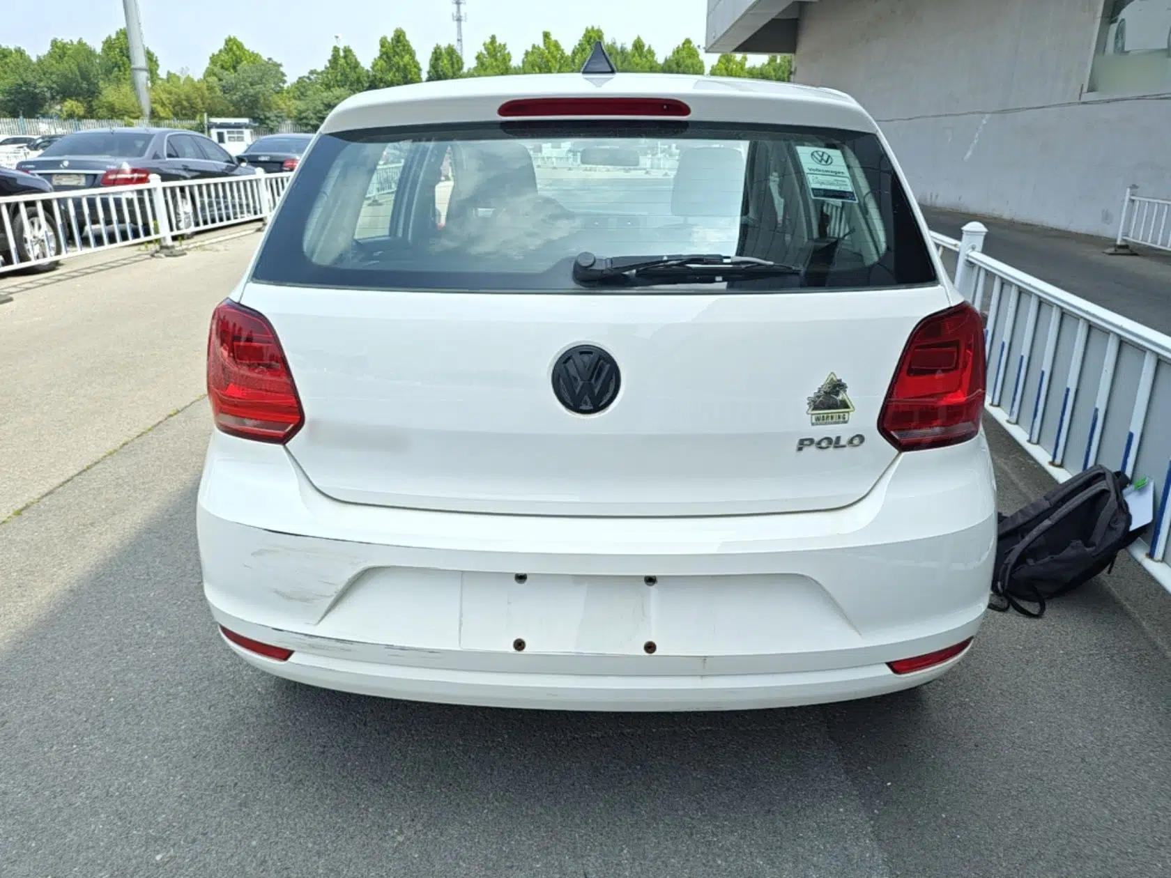 Volkswagen Polo 2016 1.4L Manual Fashion Model — миниатюра 5