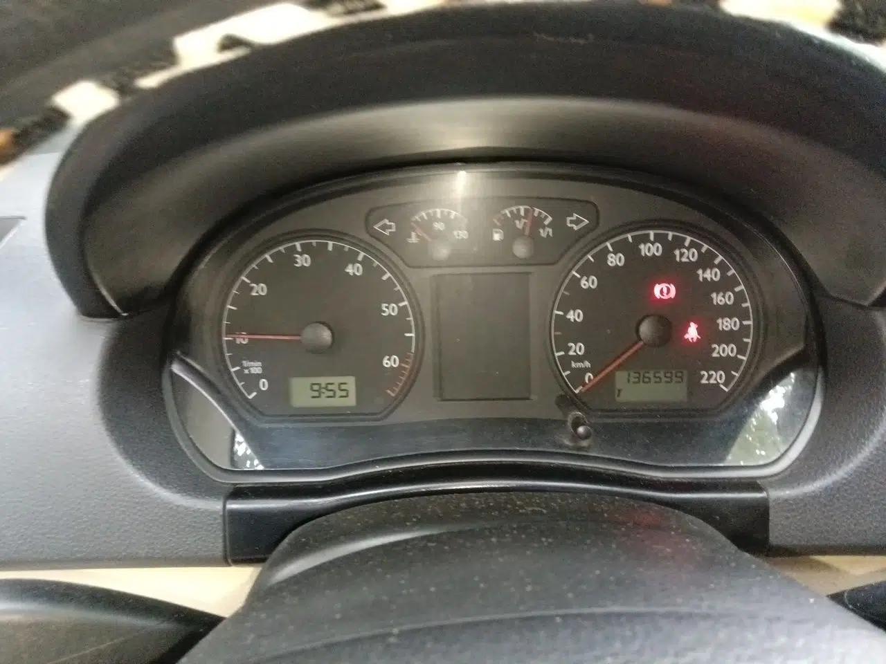 Volkswagen Polo 2009 Kica 1.4L Manual Fashion Edition — миниатюра 11