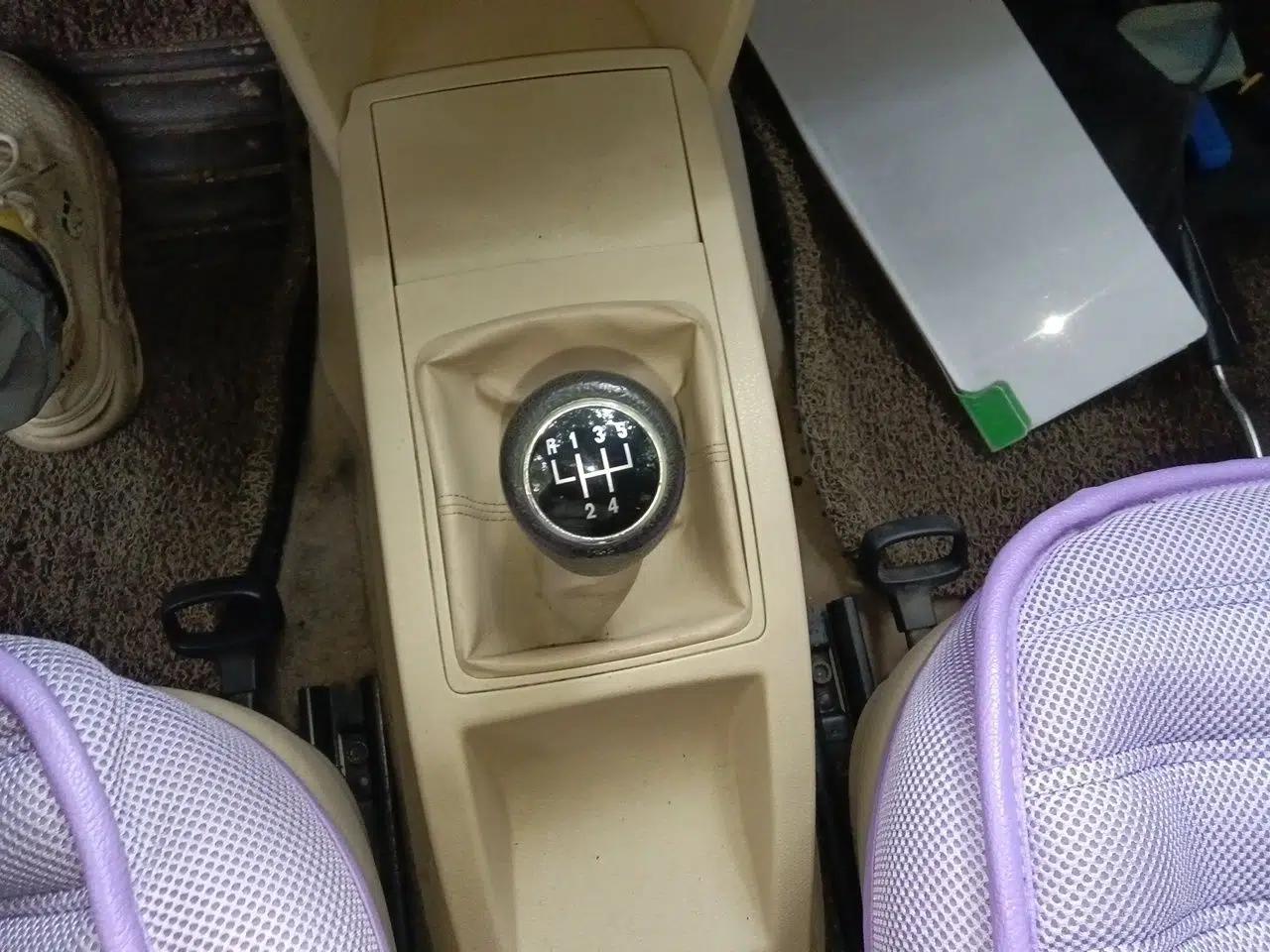 Volkswagen Polo 2009 Kica 1.4L Manual Fashion Edition — миниатюра 14