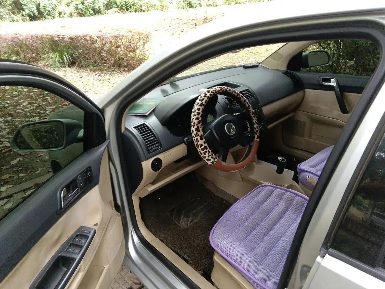 Volkswagen Polo 2009 Kica 1.4L Manual Fashion Edition — миниатюра 16