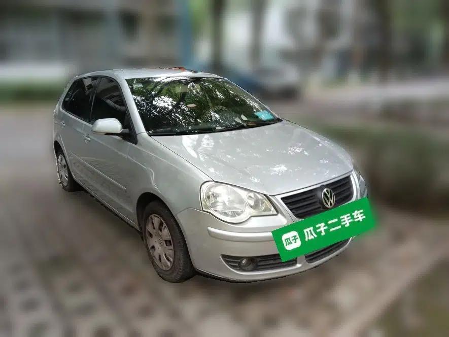 Volkswagen Polo 2009 Kica 1.4L Manual Fashion Edition — миниатюра 3