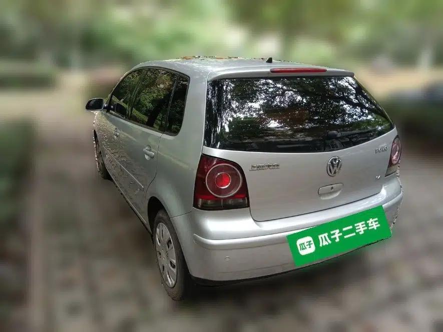 Volkswagen Polo 2009 Kica 1.4L Manual Fashion Edition — миниатюра 4
