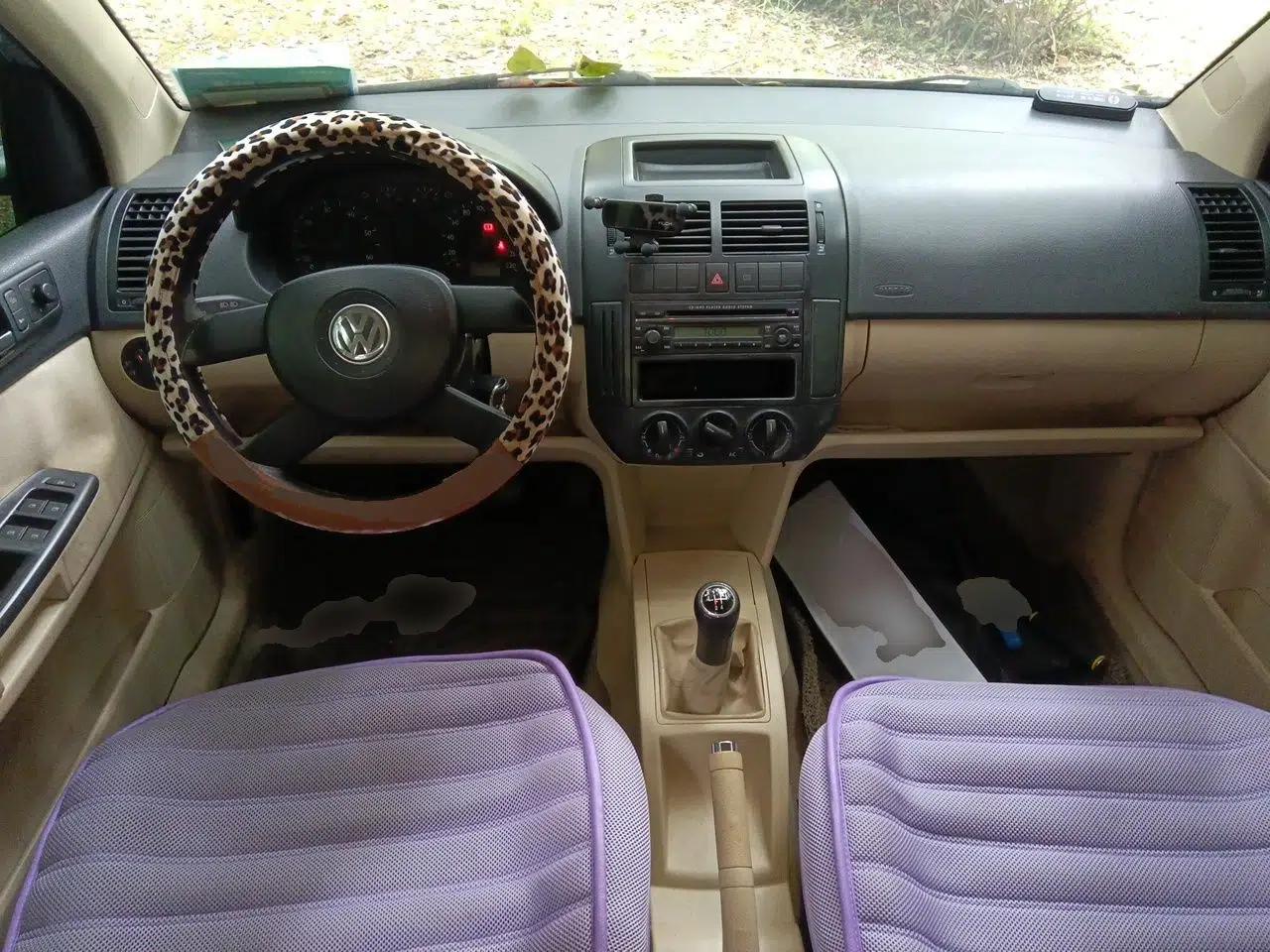 Volkswagen Polo 2009 Kica 1.4L Manual Fashion Edition — миниатюра 9