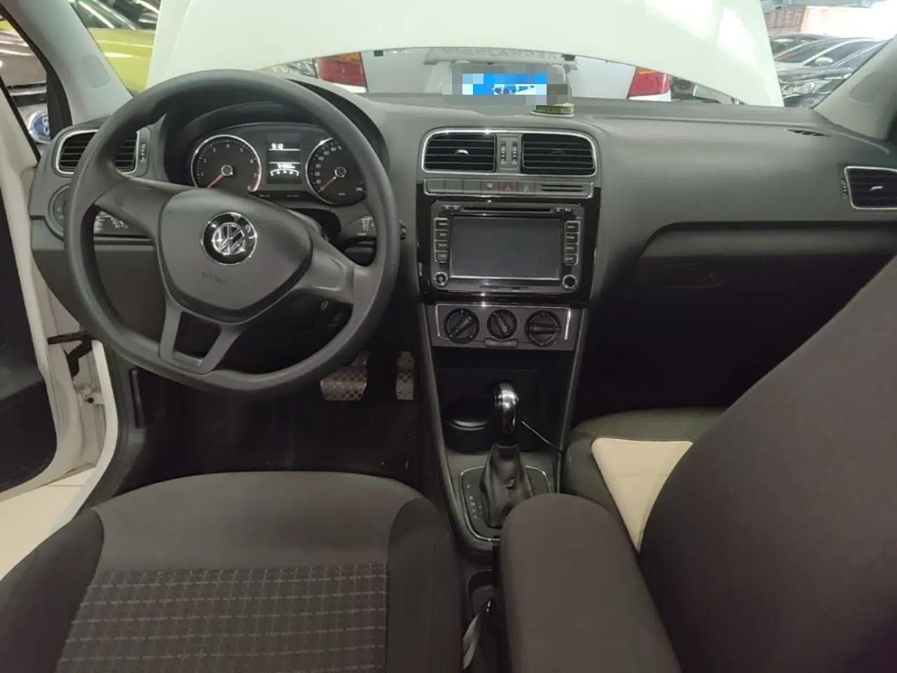 Volkswagen Polo 2014 1.4L Automatic Comfort Edition — миниатюра 12