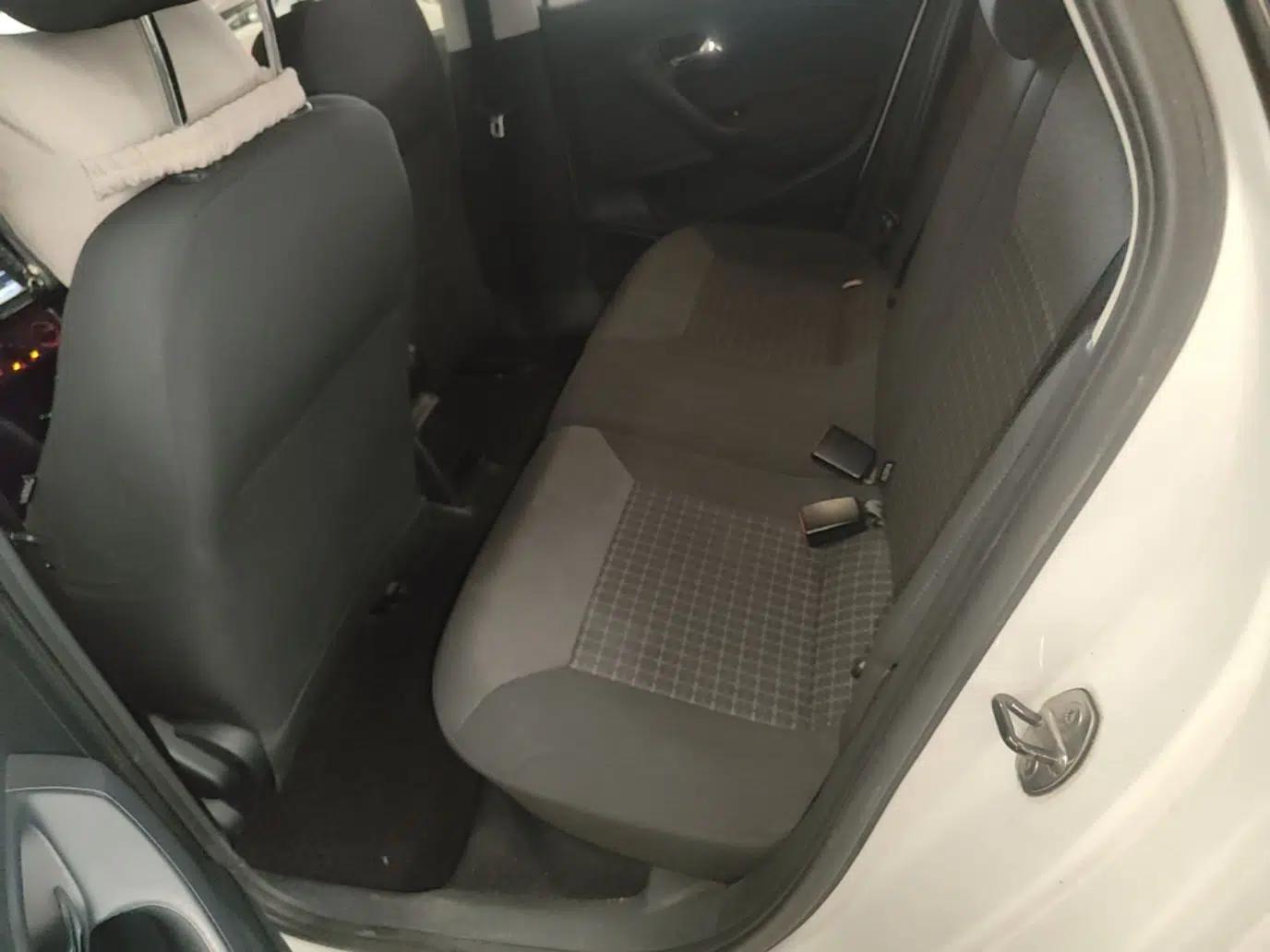 Volkswagen Polo 2014 1.4L Automatic Comfort Edition — миниатюра 20
