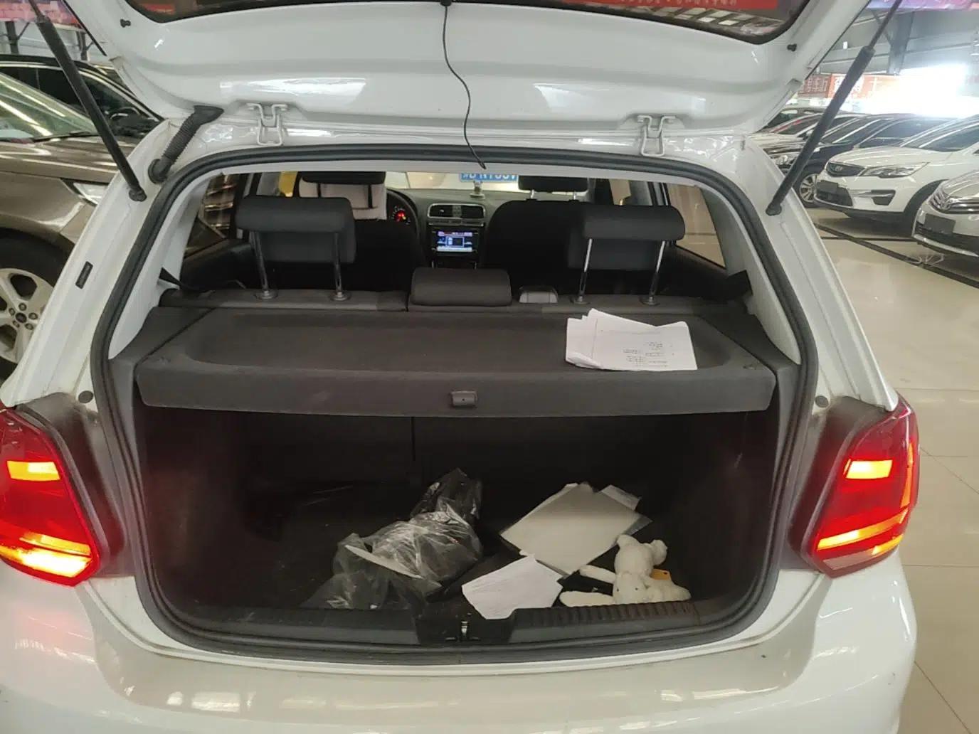 Volkswagen Polo 2014 1.4L Automatic Comfort Edition — миниатюра 22