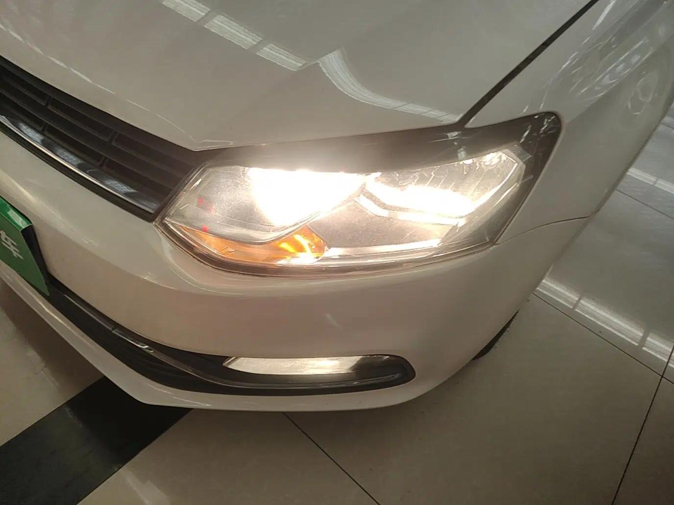 Volkswagen Polo 2014 1.4L Automatic Comfort Edition — миниатюра 8
