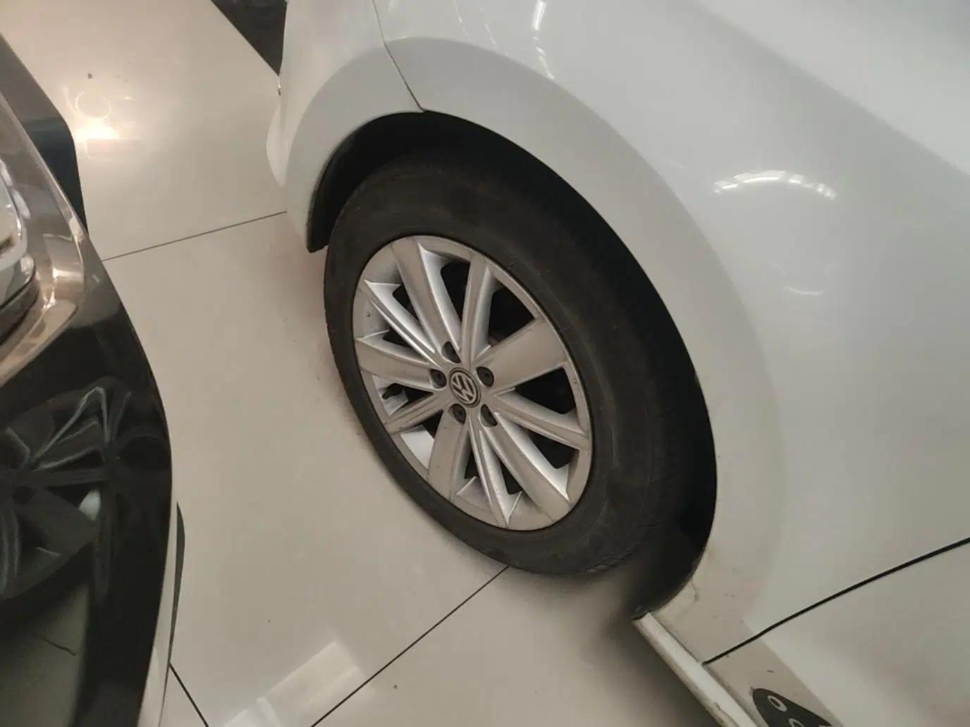 Volkswagen Polo 2014 1.4L Automatic Comfort Edition — миниатюра 10
